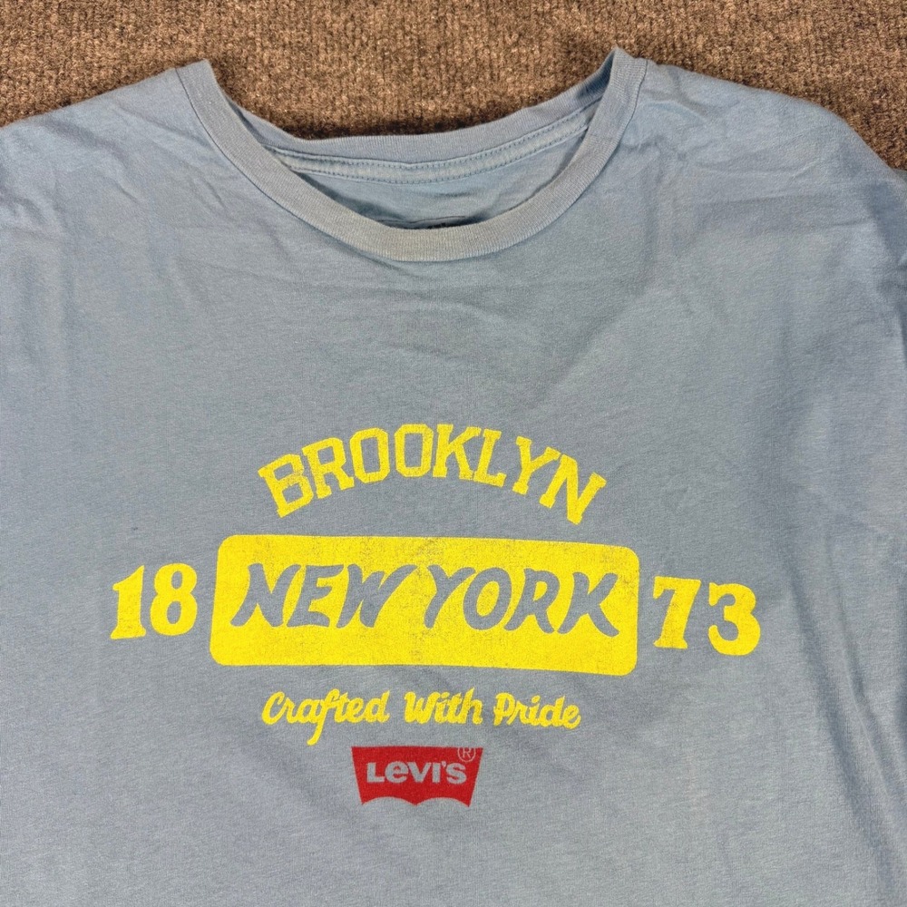 Levis Mens Brooklyn 18 New York 73 Graphic T-Shirt Light Blue Large Cotton #4090